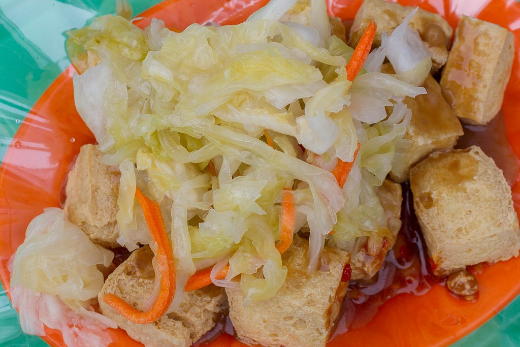 鹽埕無名大鼻子臭豆腐