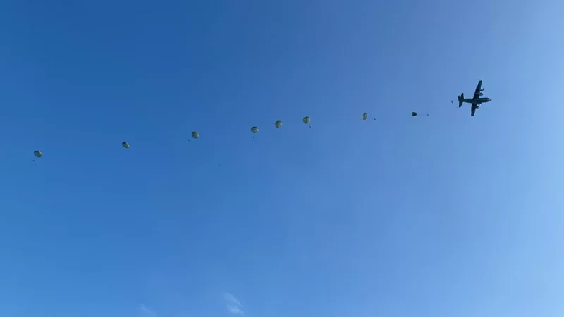屏東旅遊 - 崁頂鄉特色公園 x 地球環保主題公園 | 幸運還可以看到傘兵跳傘演練！ 1