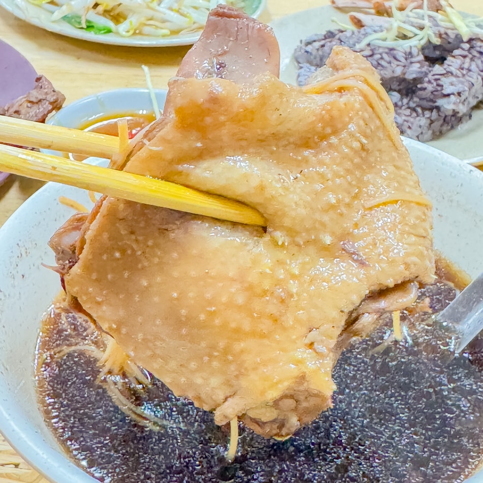 清爽配菜：米血與蒜香豆芽菜組合