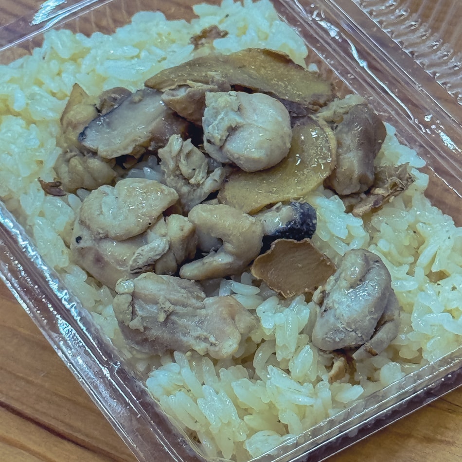 豐盛米糕與香菇肉羹組合，充滿台灣古早味的早午餐選擇
