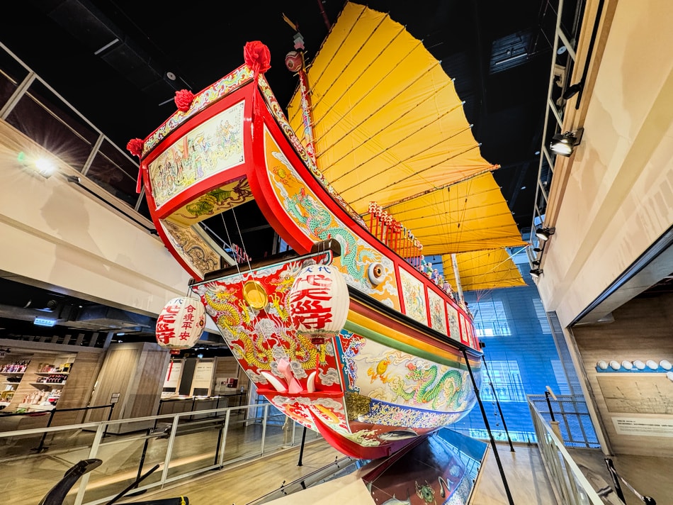 東港轉乘站＆王船文化館全景實況照片。