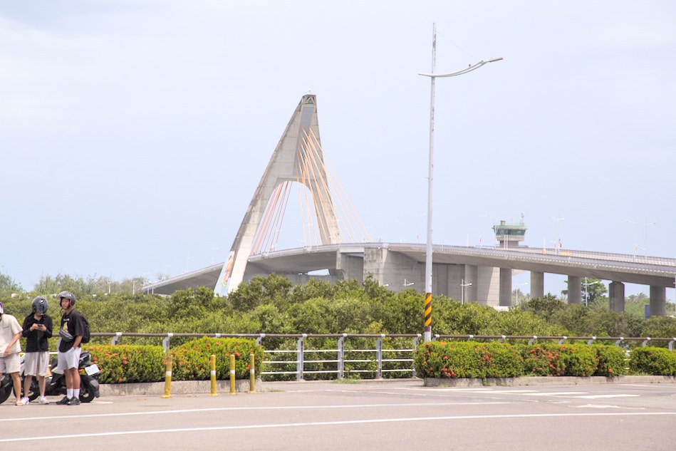 騎Ubike上跨海大橋全景實況照片。 騎Ubike上跨海大橋全景實況照片。