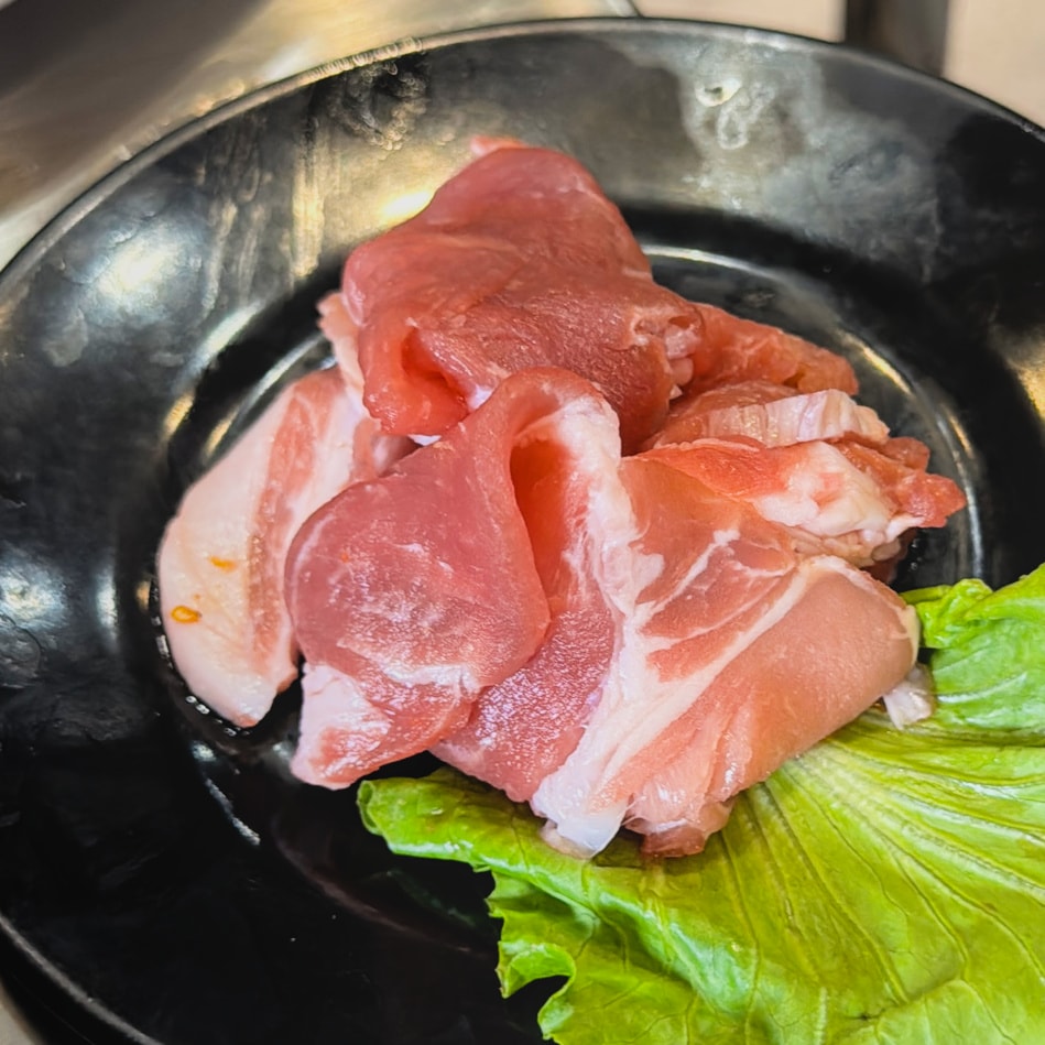 油脂分布均勻、口感柔嫩，是烤肉經典首選。