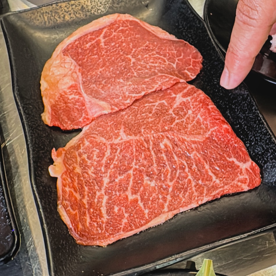 ▼油花漂亮、肉質軟嫩，一入口就知道等級不凡。