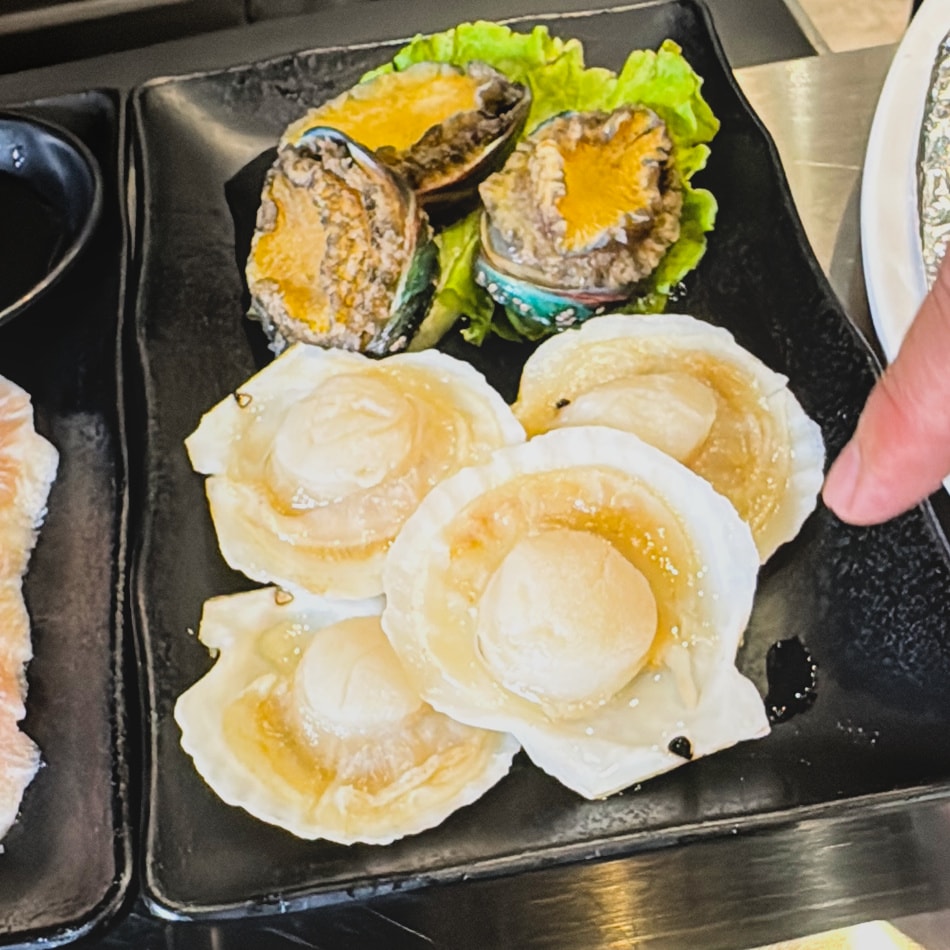 高雄楠梓最狂吃到飽，烤骨學院，超過60種食材讓你吃到爽！