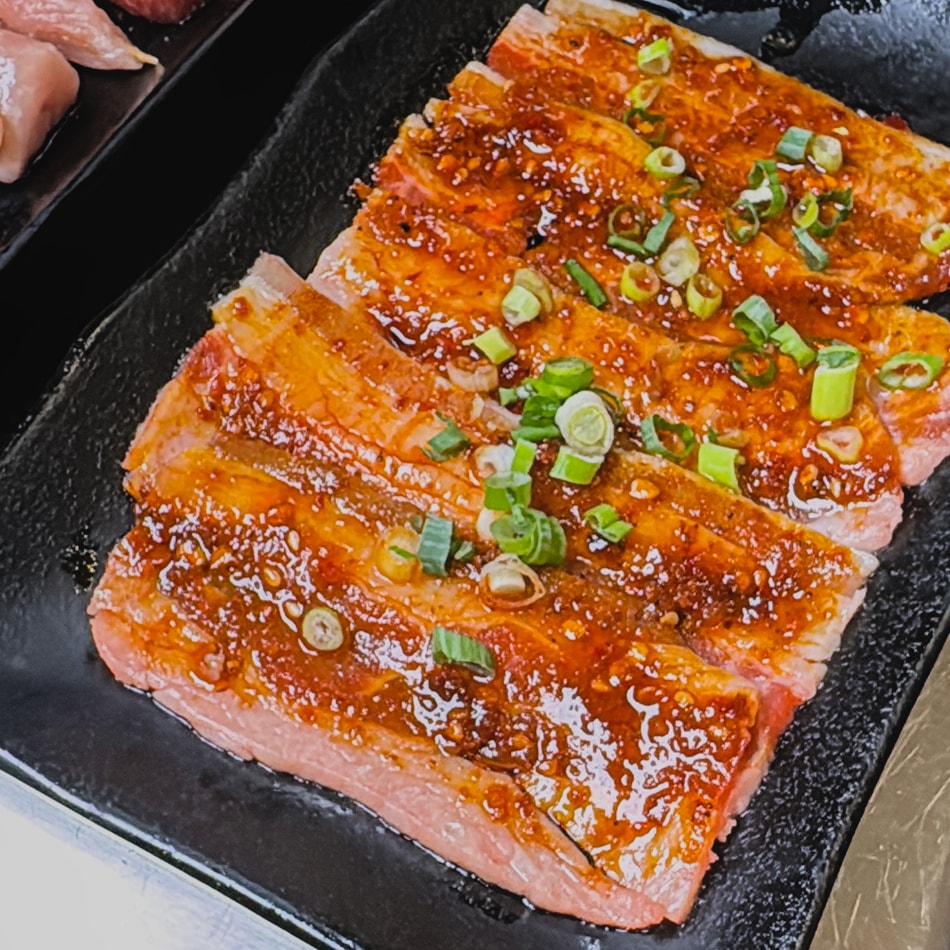 高雄楠梓最狂吃到飽，烤骨學院，超過60種食材讓你吃到爽！