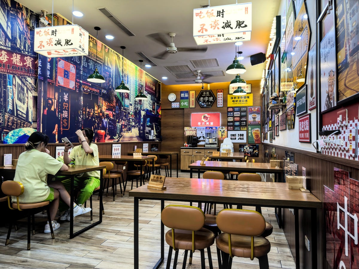 饕煲港式食堂:穿越時空的港味!必吃生滾煲粥、銷魂煲仔飯,就在高雄建興路! - 第2張圖 20250924 171457+0800 8625068