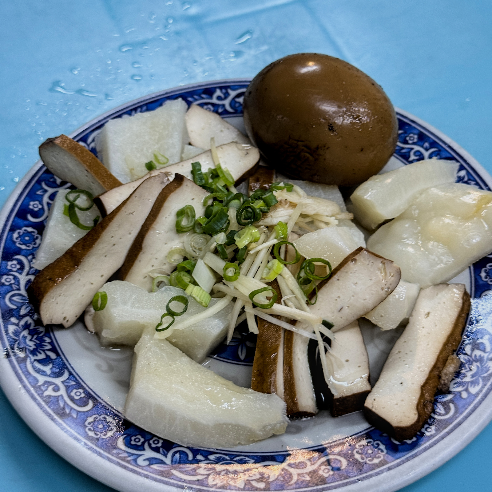 【前金美食】隱身巷弄的古早味!前金古早味陽春麵:一碗乾麵配黑白切的樸實好滋味! - 第7張圖 20251016 183652+0800 2461943