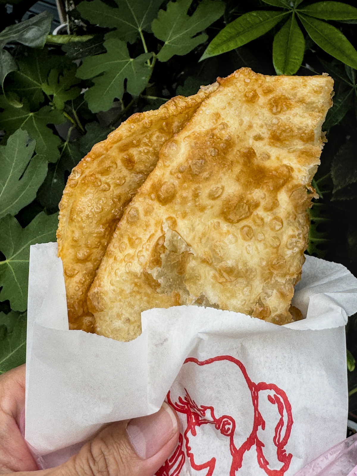 【高雄岡山】爆漿美味王者歸來!羊角村炸蛋餅,銷魂半熟蛋瀑布開吃! - 第3張圖 20251028 125341+0800 6205840