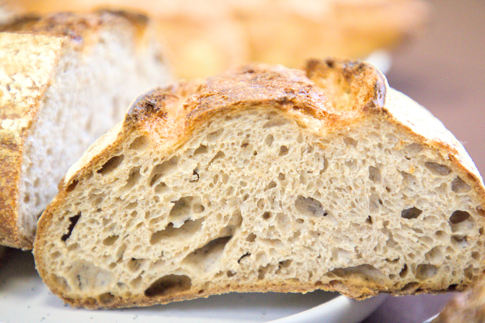 A Life bakery 酸種全麥檸檬堅果麵包,融合檸檬丁與多種堅果,酸甜平衡、層次豐富。 A Life bakery 酸種全麥檸檬堅果麵包,融合檸檬丁與多種堅果,酸甜平衡、層次豐富。