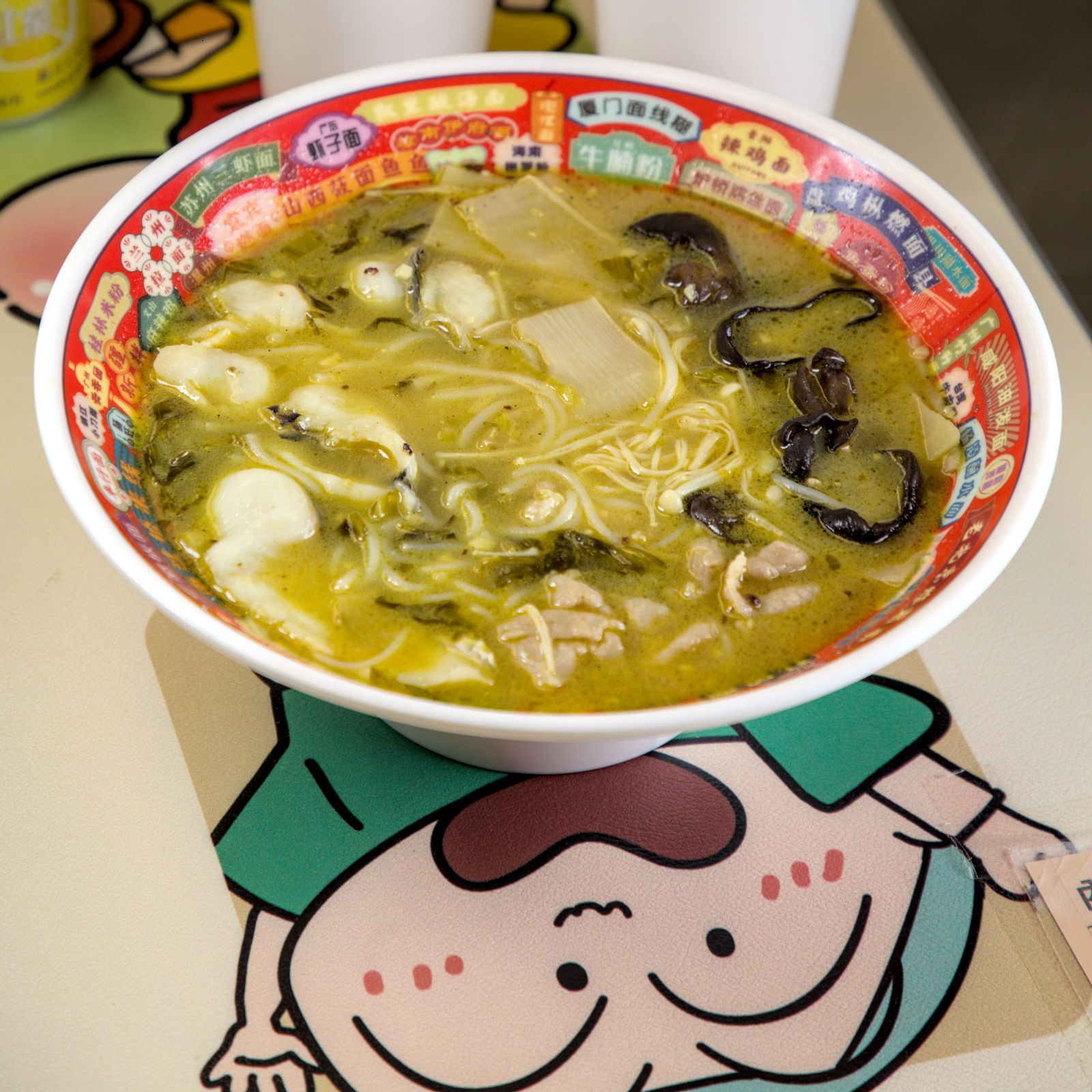 【高雄鳳山美食】黑金剛咖哩 | 超有特色酸菜魚米線、滑嫩舒肥雞咖哩飯!蠟筆小新主題用餐環境超吸睛 - 第16張圖 Img 2335