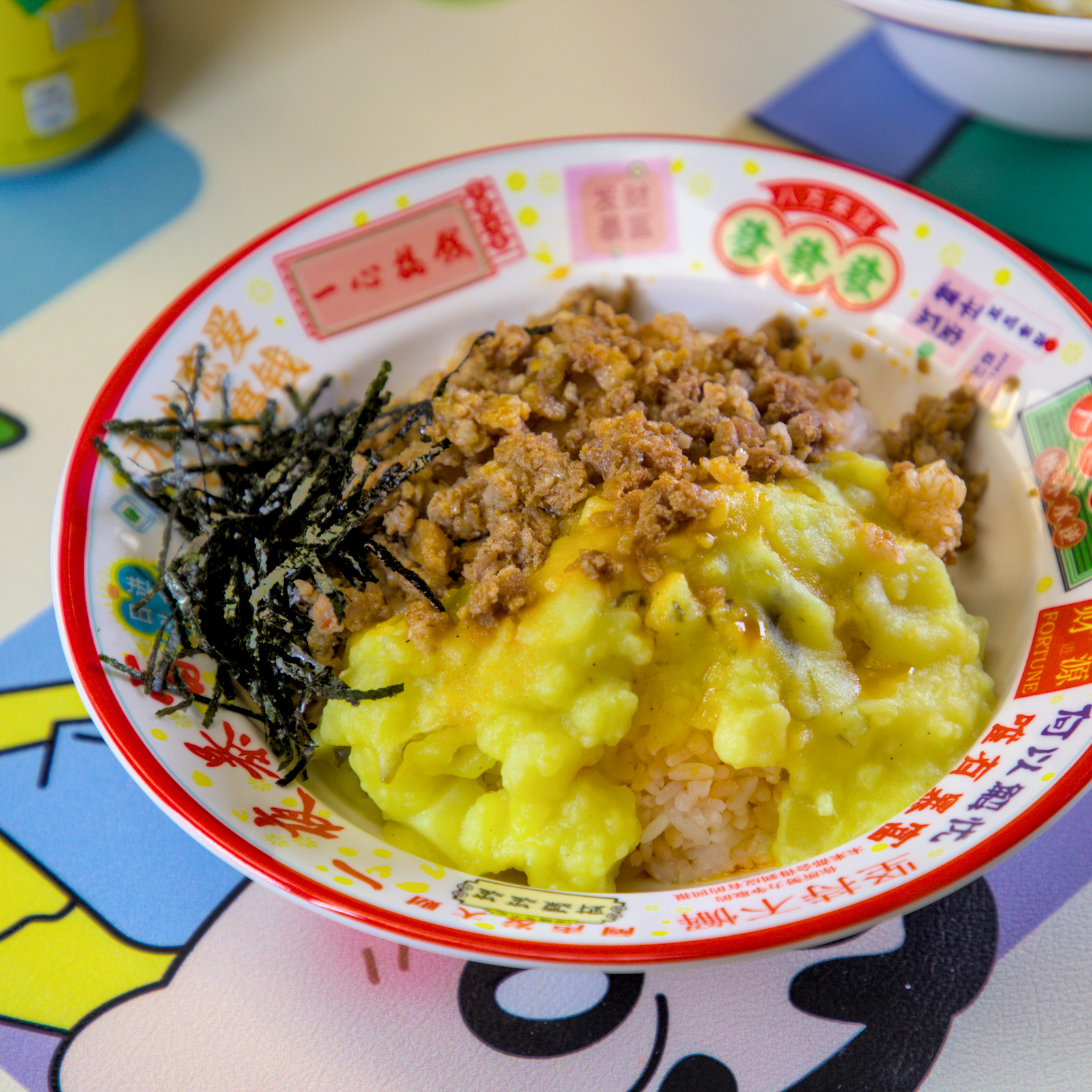 【高雄鳳山美食】黑金剛咖哩 | 超有特色酸菜魚米線、滑嫩舒肥雞咖哩飯!蠟筆小新主題用餐環境超吸睛 - 第22張圖 Img 2339