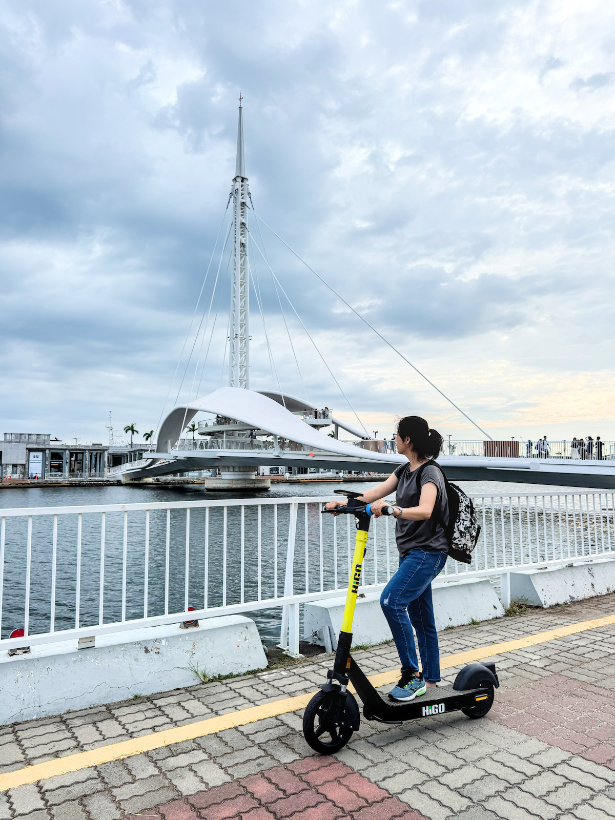HIGO 共享電動滑板車｜高雄駁二一日遊最輕鬆的移動方式