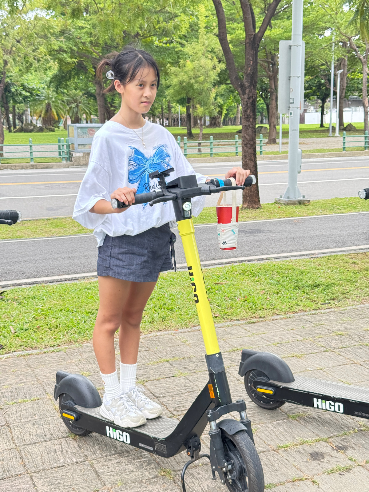 HIGO 共享電動滑板車｜高雄駁二一日遊最輕鬆的移動方式