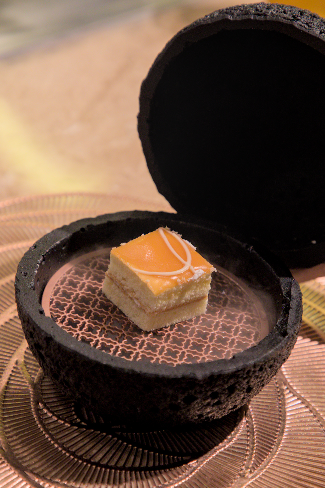 高雄美食推薦：明水然高雄大立店｜頂級無菜單料理，高CP值活龍蝦與鮑魚饗宴！