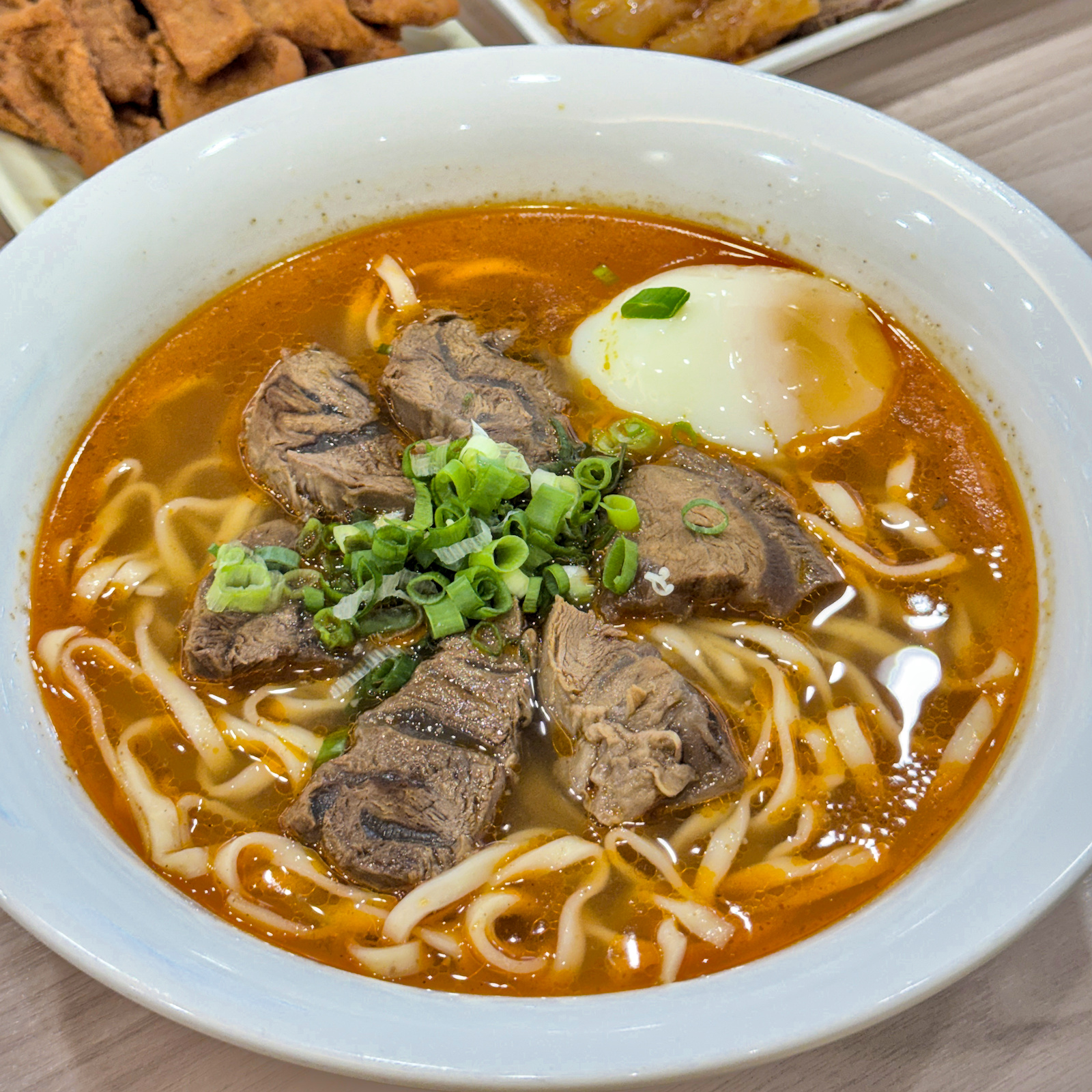 高雄牛肉麵|牛忘了呼吸四維店:每日現熬蔬果湯頭,環境舒適適合親子的美味選擇 - 第5張圖 高雄牛肉麵|牛忘了呼吸四維店:每日現熬蔬果湯頭,環境舒適適合親子的美味選擇