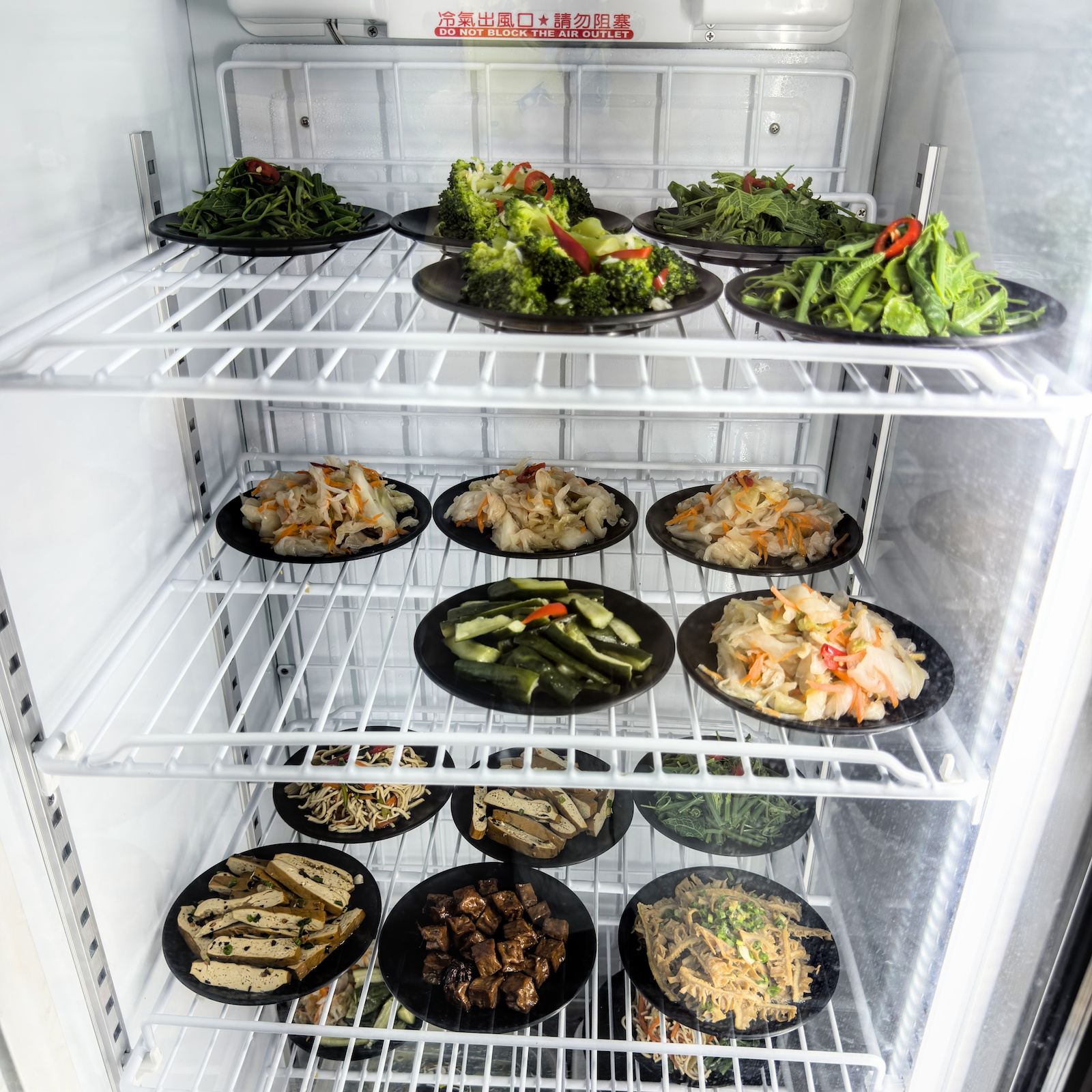 高雄美食｜湘帥客棧：高醫三民區必吃手工麵食，爆汁豬肉餡餅與現桿捲餅推薦