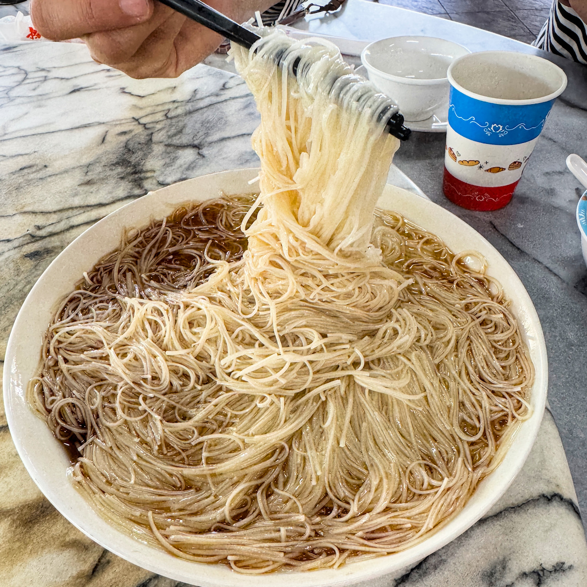 高雄大社美食》翠湖水上餐廳:觀音山腳下的夢幻水上包廂,招牌白斬雞必點! - 第7張圖 高雄大社美食》翠湖水上餐廳:觀音山腳下的夢幻水上包廂,招牌白斬雞必點!