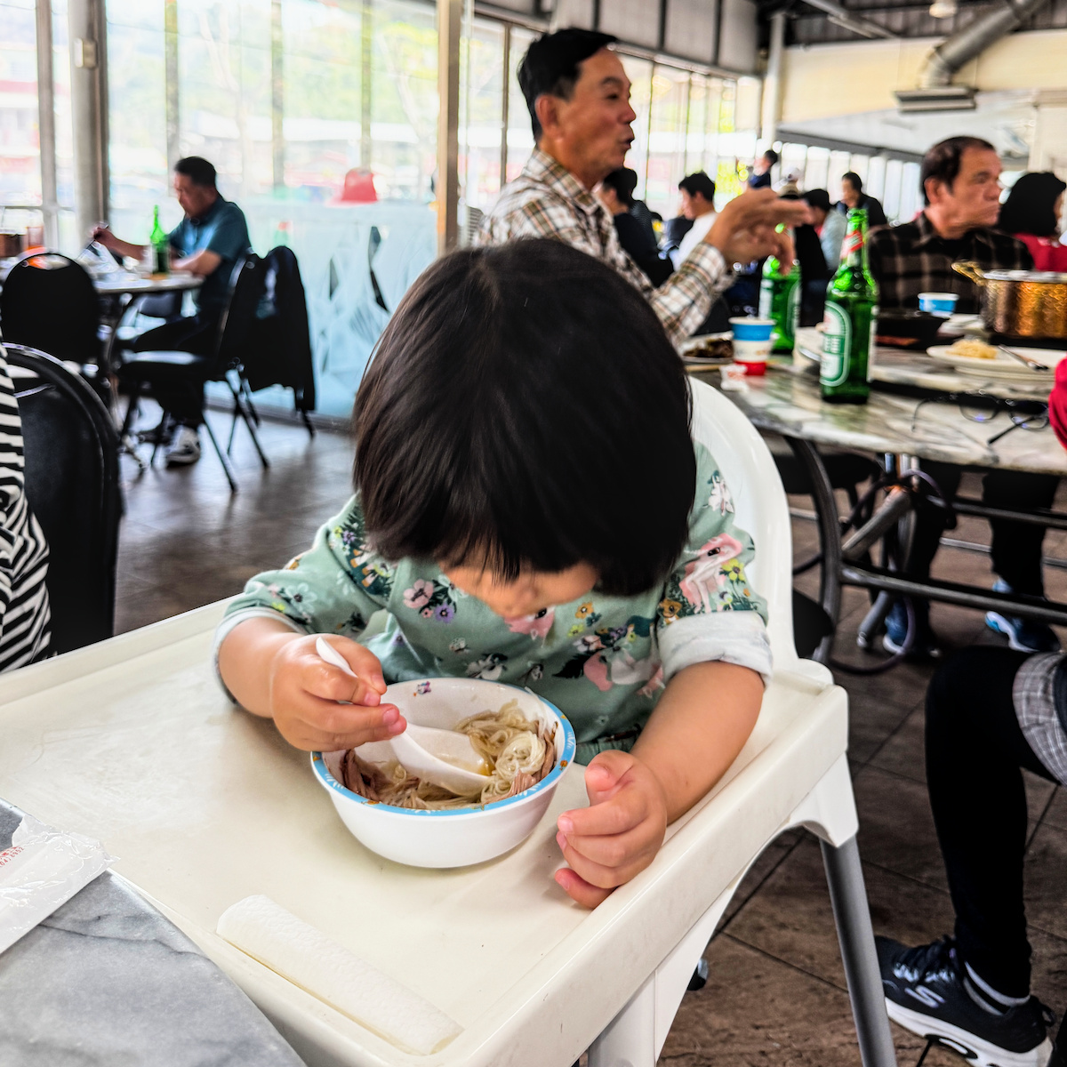 高雄大社美食》翠湖水上餐廳:觀音山腳下的夢幻水上包廂,招牌白斬雞必點! - 第8張圖 高雄大社美食》翠湖水上餐廳:觀音山腳下的夢幻水上包廂,招牌白斬雞必點!