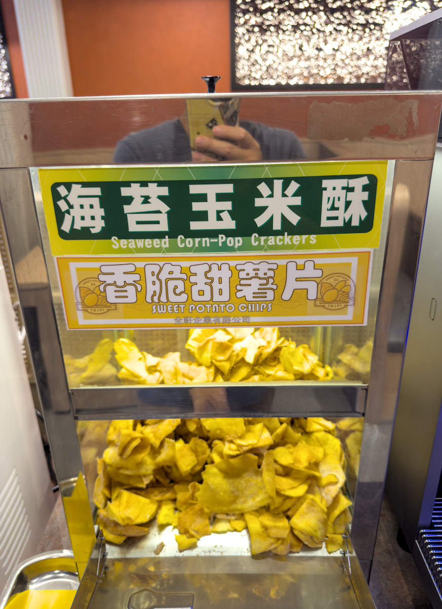 高雄楠梓美食｜里歐牛排鍋物：早午餐霸主進軍火烤兩吃！海鮮龍蝦與肋眼牛排，超誠意自助吧冰淇淋吃到飽