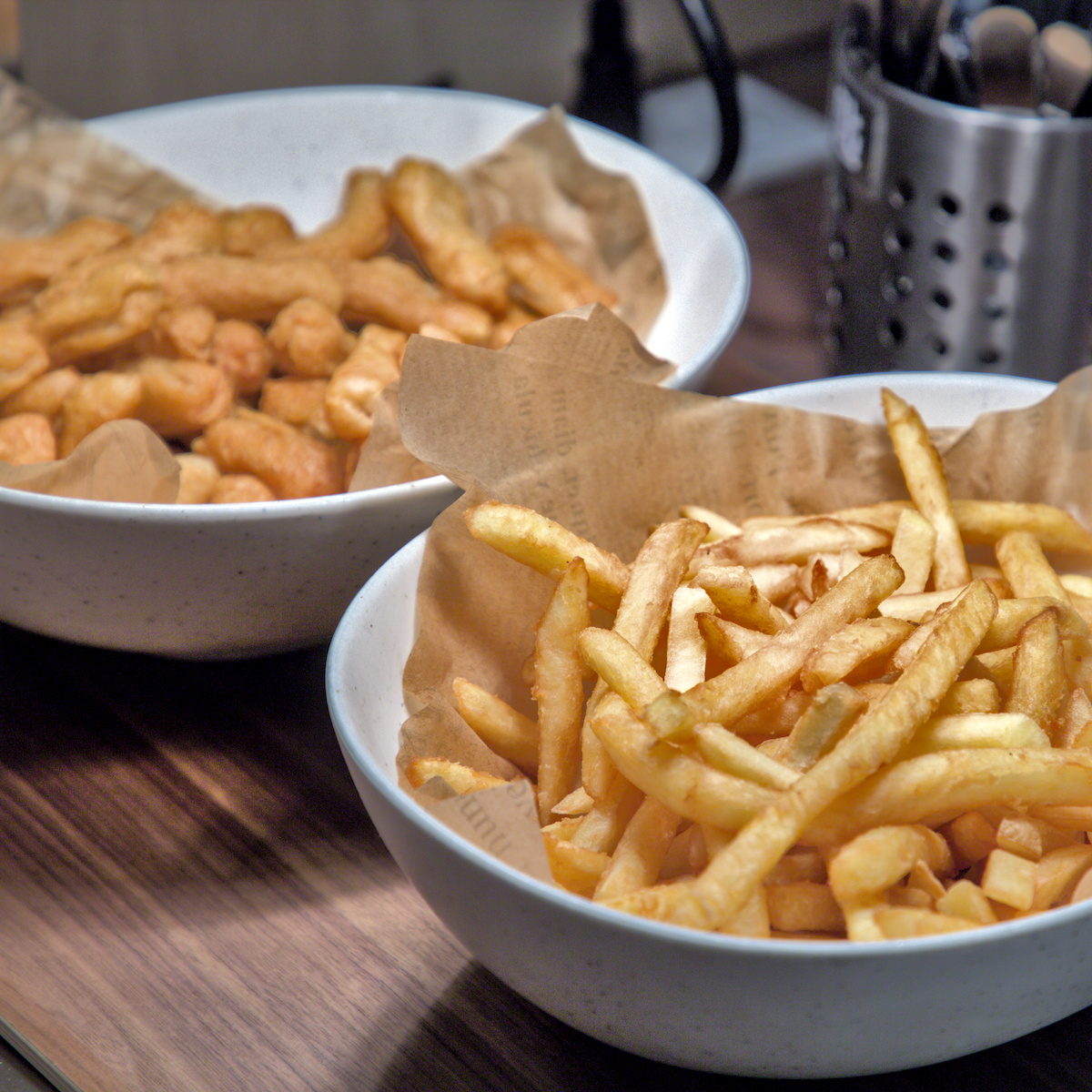 高雄楠梓美食｜里歐牛排鍋物：早午餐霸主進軍火烤兩吃！海鮮龍蝦與肋眼牛排，超誠意自助吧冰淇淋吃到飽