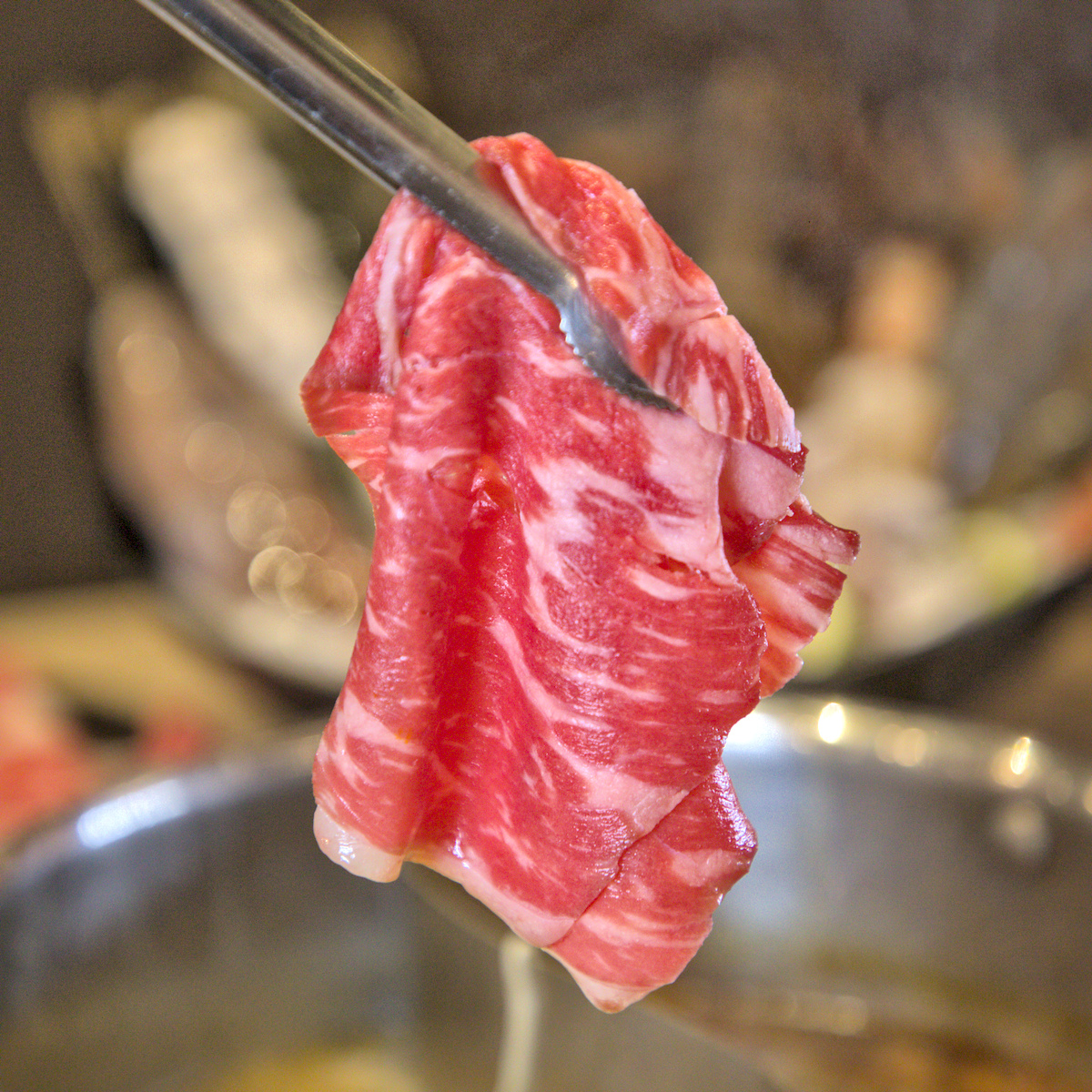 高雄楠梓美食｜里歐牛排鍋物：早午餐霸主進軍火烤兩吃！海鮮龍蝦與肋眼牛排，超誠意自助吧冰淇淋吃到飽