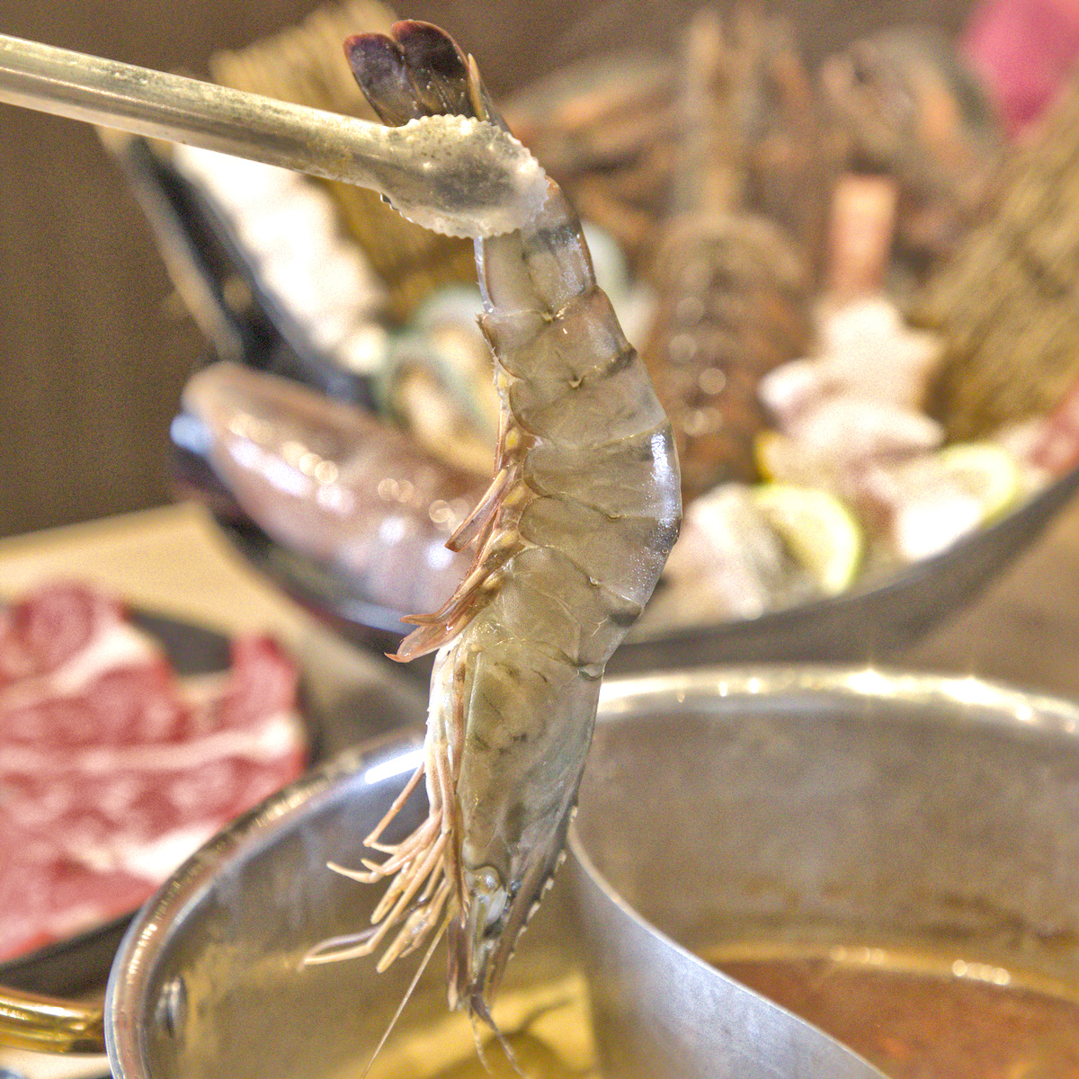 高雄楠梓美食｜里歐牛排鍋物：早午餐霸主進軍火烤兩吃！海鮮龍蝦與肋眼牛排，超誠意自助吧冰淇淋吃到飽