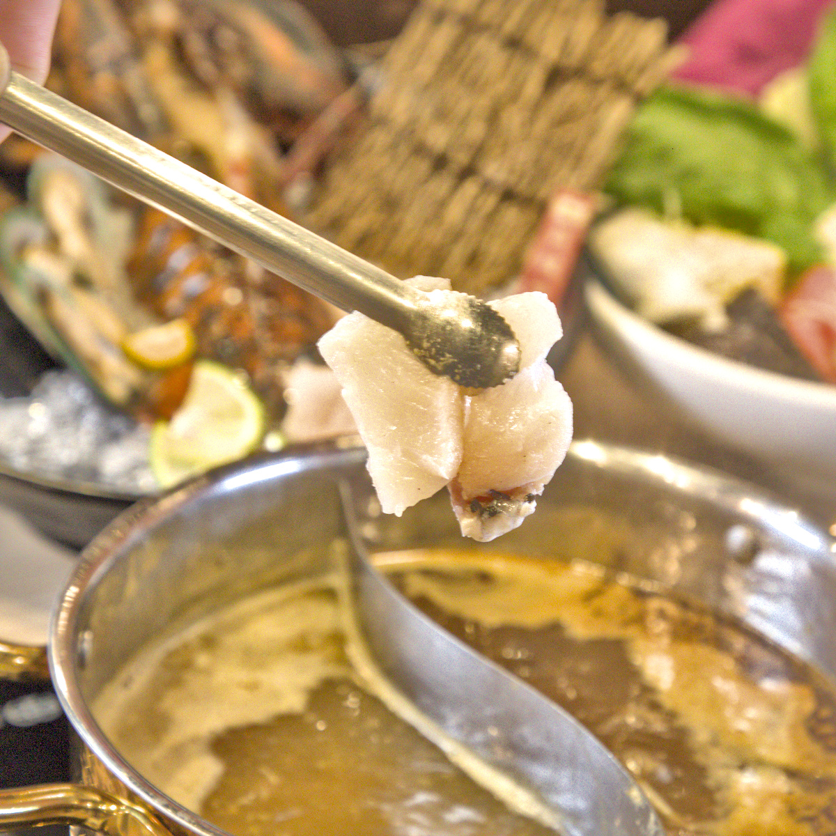 高雄楠梓美食｜里歐牛排鍋物：早午餐霸主進軍火烤兩吃！海鮮龍蝦與肋眼牛排，超誠意自助吧冰淇淋吃到飽