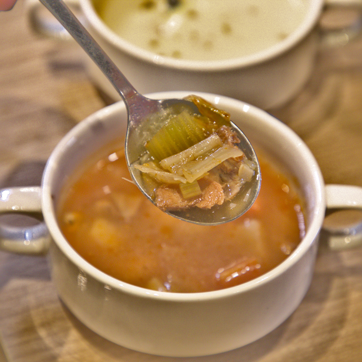 高雄楠梓美食｜里歐牛排鍋物：早午餐霸主進軍火烤兩吃！海鮮龍蝦與肋眼牛排，超誠意自助吧冰淇淋吃到飽