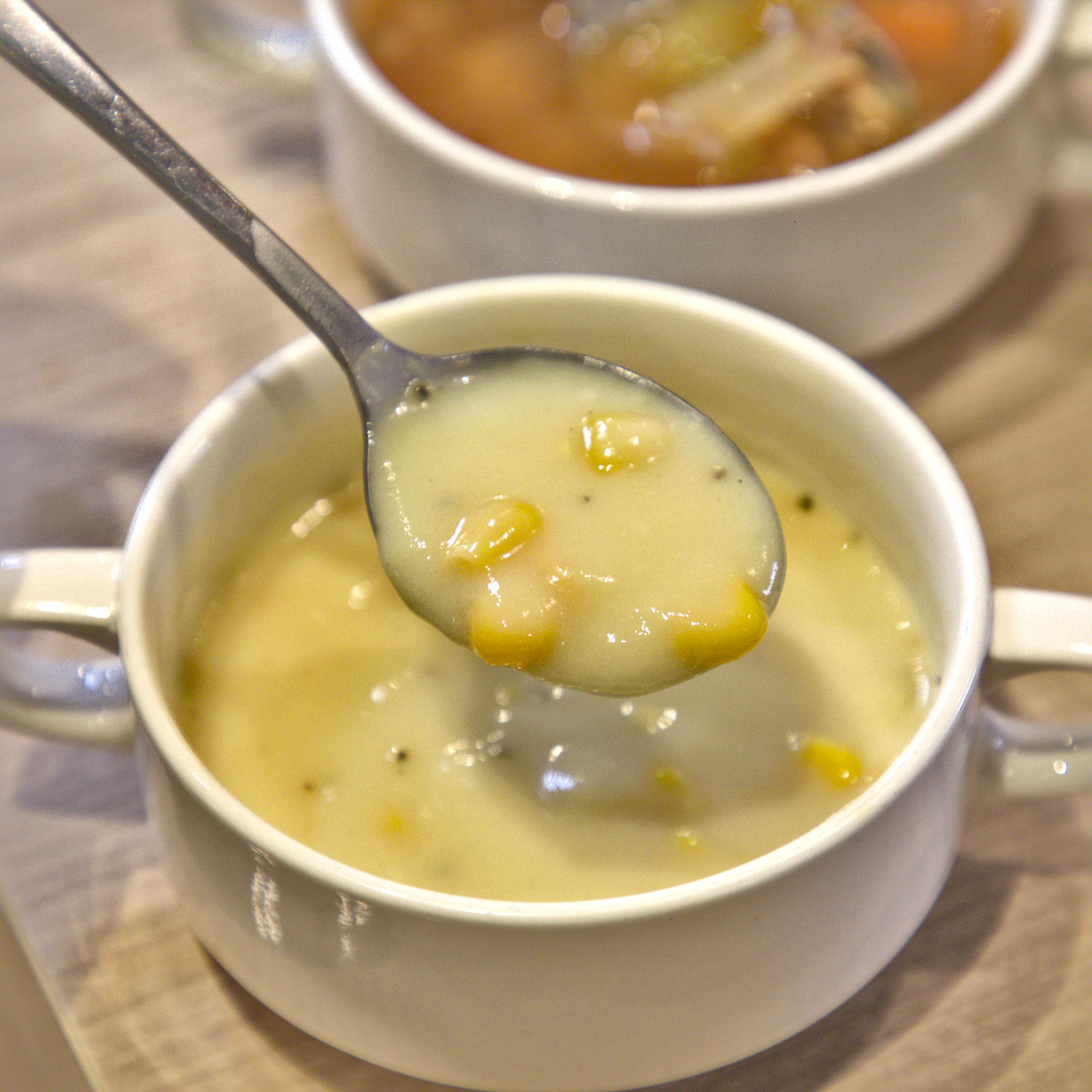 高雄楠梓美食｜里歐牛排鍋物：早午餐霸主進軍火烤兩吃！海鮮龍蝦與肋眼牛排，超誠意自助吧冰淇淋吃到飽