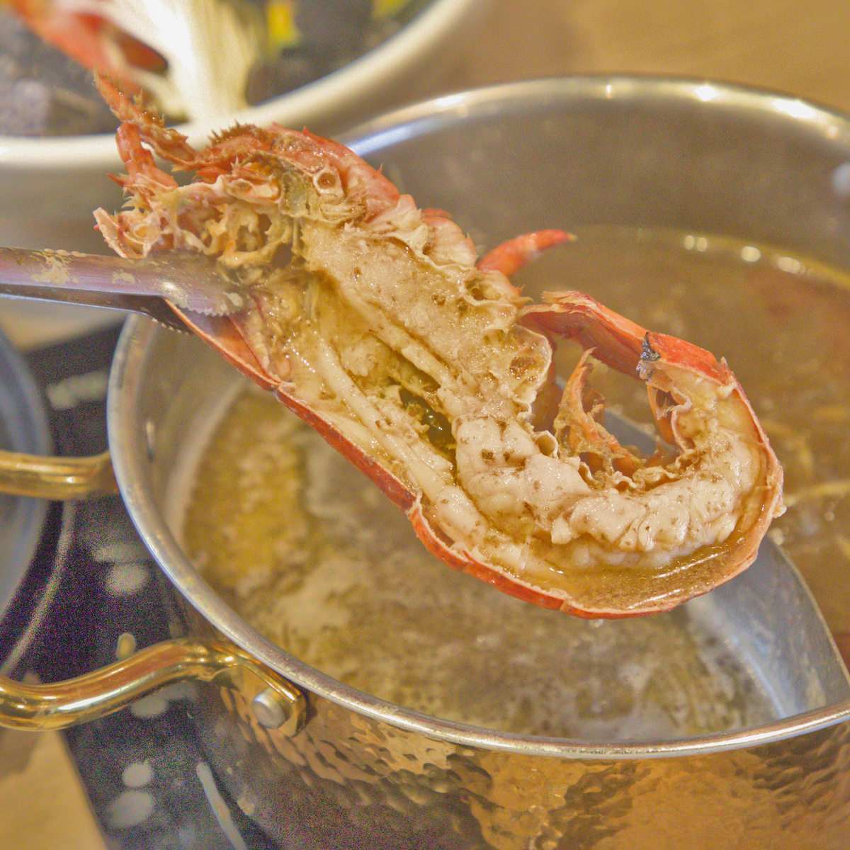 高雄楠梓美食｜里歐牛排鍋物：早午餐霸主進軍火烤兩吃！海鮮龍蝦與肋眼牛排，超誠意自助吧冰淇淋吃到飽