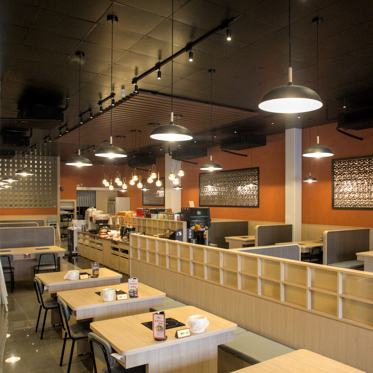 高雄楠梓美食｜里歐牛排鍋物：早午餐霸主進軍火烤兩吃！海鮮龍蝦與肋眼牛排，超誠意自助吧冰淇淋吃到飽