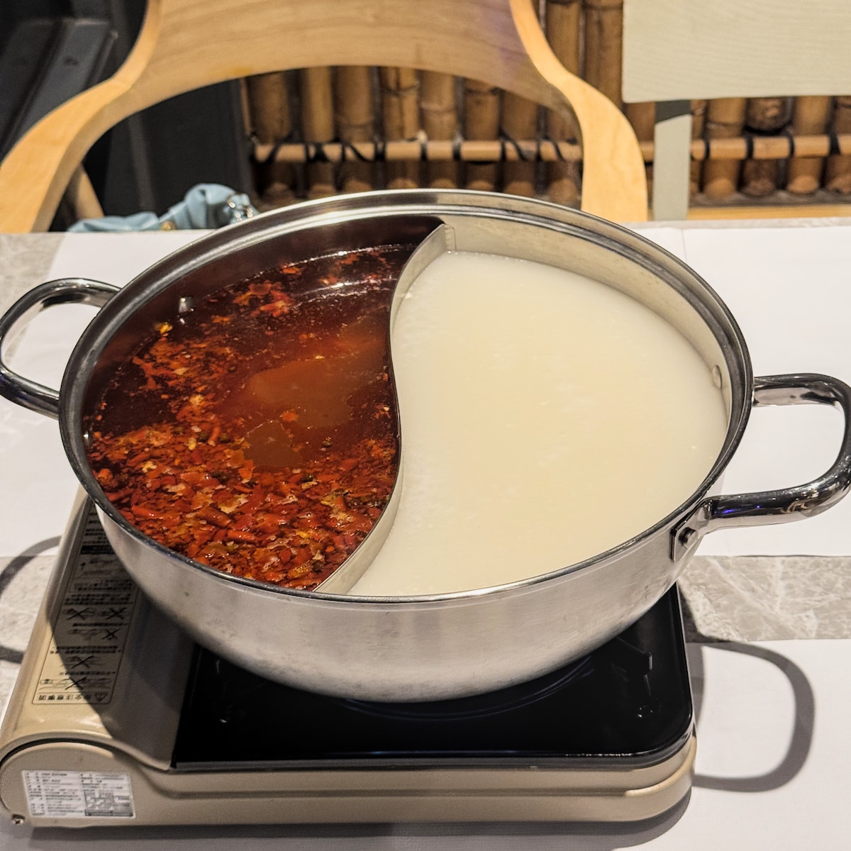【苗栗露營推薦】開箱「山Chill」高級露營區：一泊四食和牛吃到飽、絕美星空帳與無邊際泳池的奢華兩天一夜！