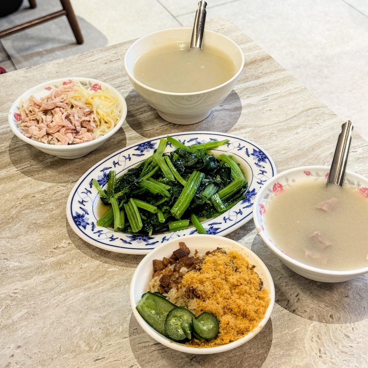 高雄鹽埕美食推薦：米糕城 80年老店的靈魂味蕾之旅