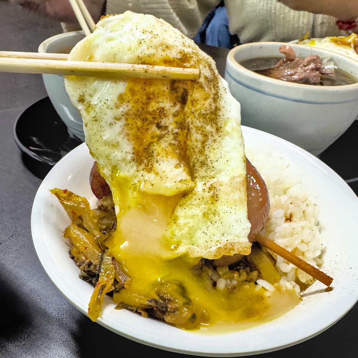 鼎山街老饕祕密基地!北大港原盅燉鴨湯,必點菜單上沒有的「炸花枝排」與回甘補湯 - 第7張圖 鼎山街老饕祕密基地!北大港原盅燉鴨湯,必點菜單上沒有的「炸花枝排」與回甘補湯