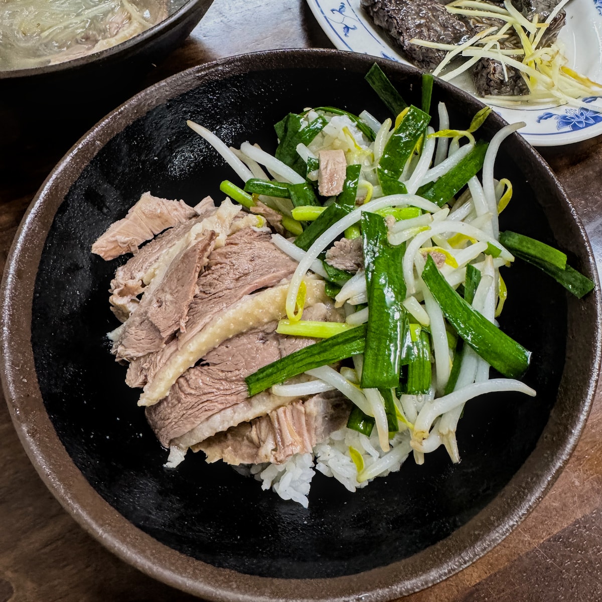 【高雄美食】大胖鵝肉:岡山在地人的私藏食堂,鮮嫩鵝肉飯與手工米血的完美組合 - 第5張圖 【高雄美食】大胖鵝肉:岡山在地人的私藏食堂,鮮嫩鵝肉飯與手工米血的完美組合