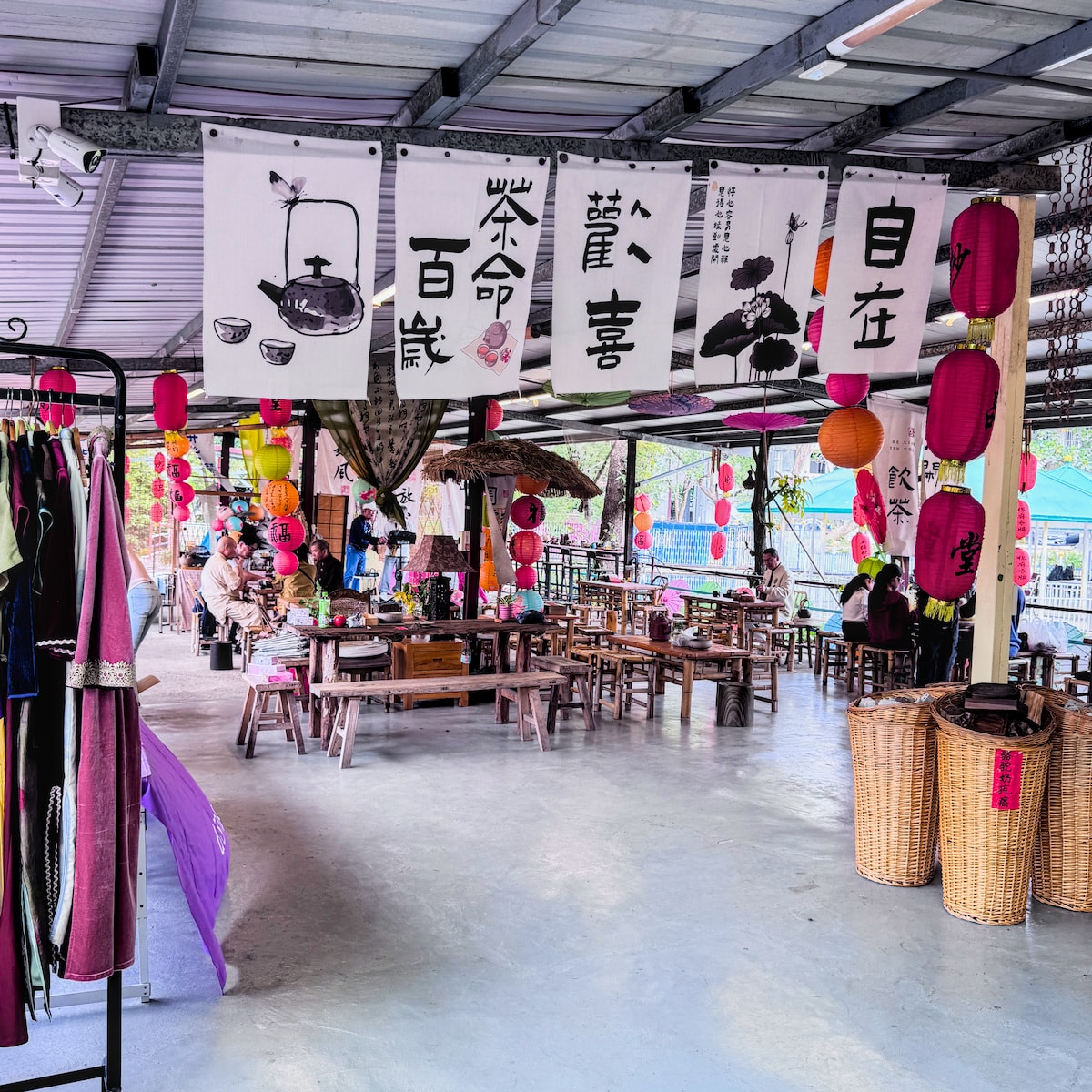 妙品堂文創空間:高雄觀音山景觀餐廳,新疆果乾拼盤與湖畔薩克斯風的跨文化饗宴 - 第5張圖 妙品堂文創空間:高雄觀音山景觀餐廳,新疆果乾拼盤與湖畔薩克斯風的跨文化饗宴