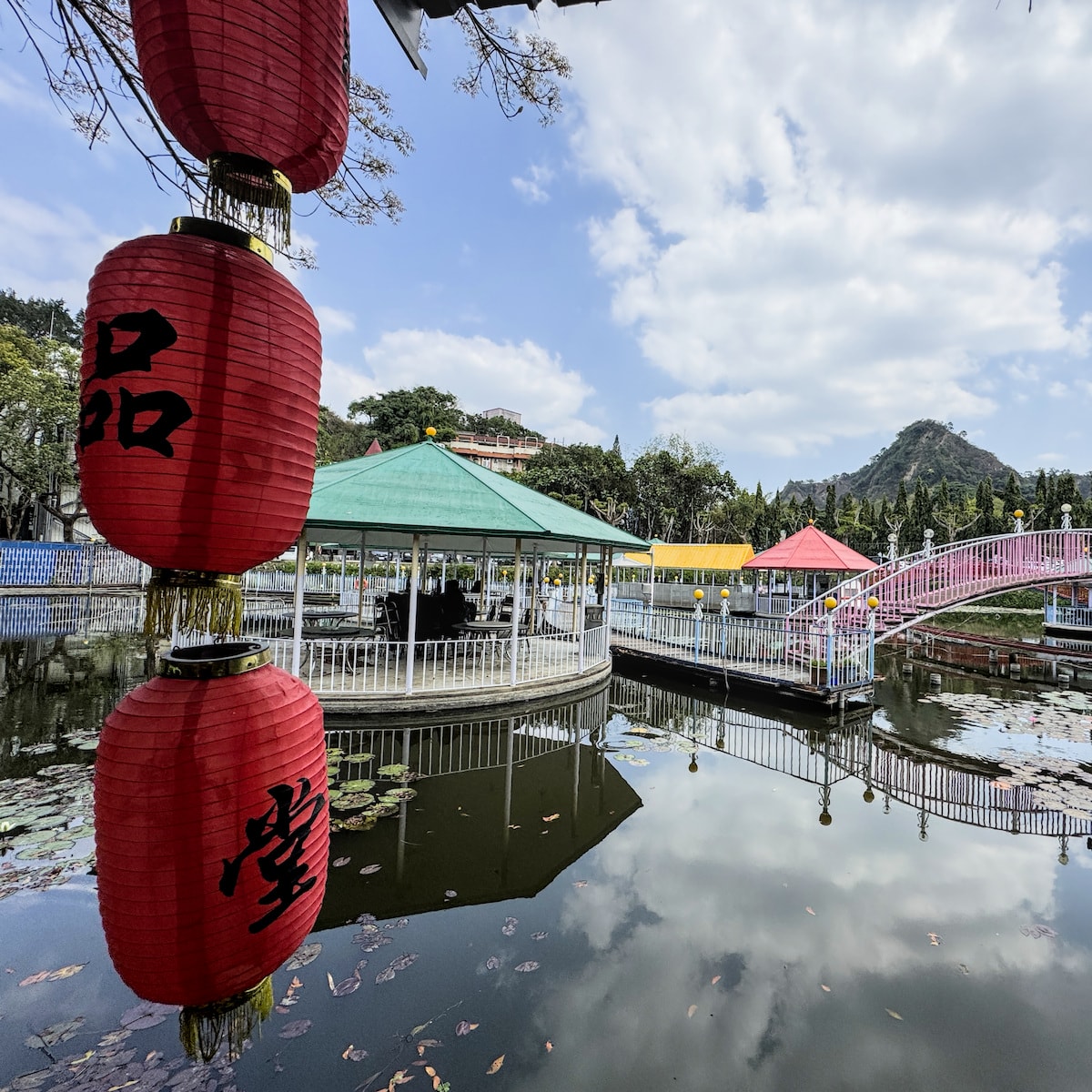 妙品堂文創空間:高雄觀音山景觀餐廳,新疆果乾拼盤與湖畔薩克斯風的跨文化饗宴 - 第3張圖 妙品堂文創空間:高雄觀音山景觀餐廳,新疆果乾拼盤與湖畔薩克斯風的跨文化饗宴