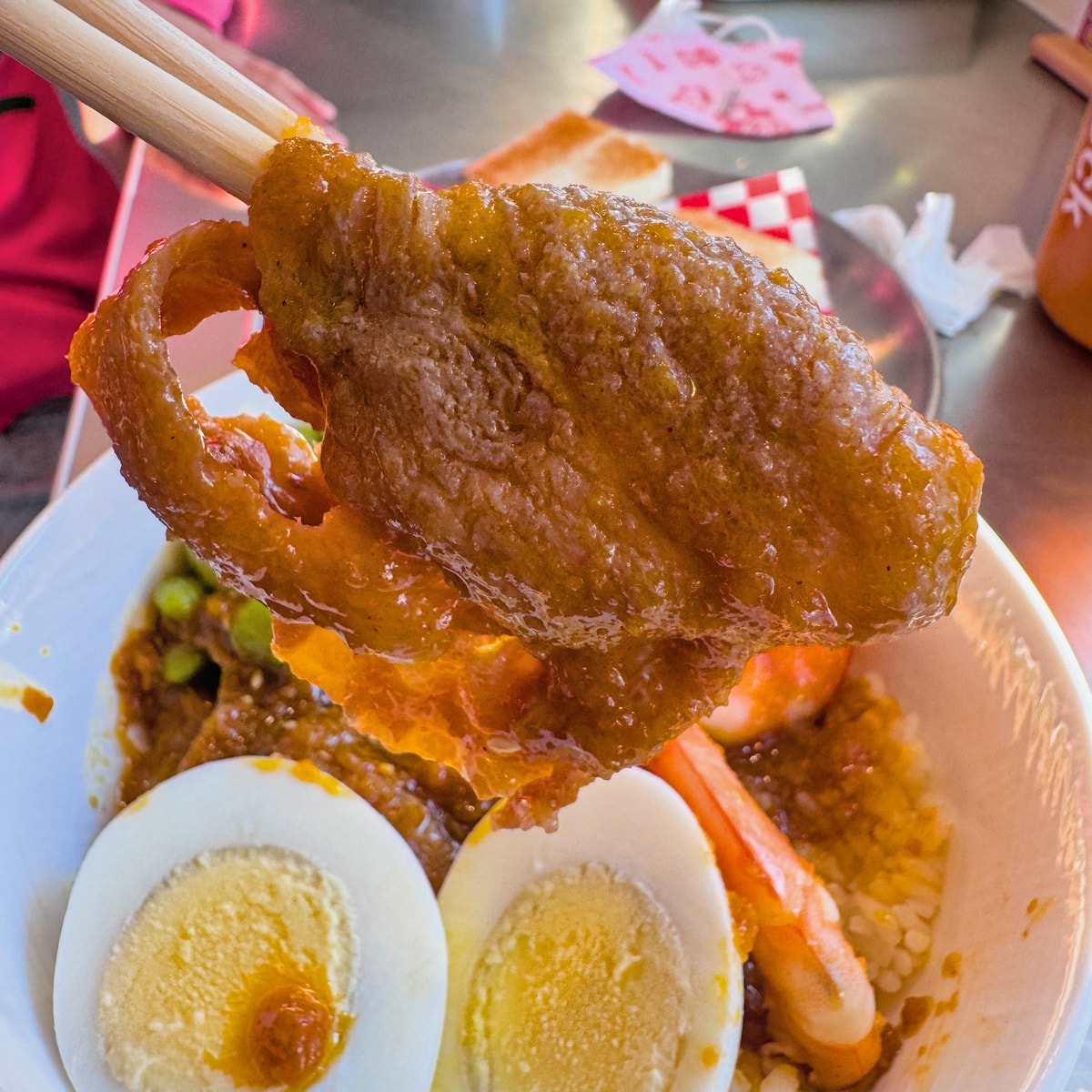 高雄美食推薦：兩口子老屋茶館，大社巷弄裡的南洋風情與靈魂撈汁