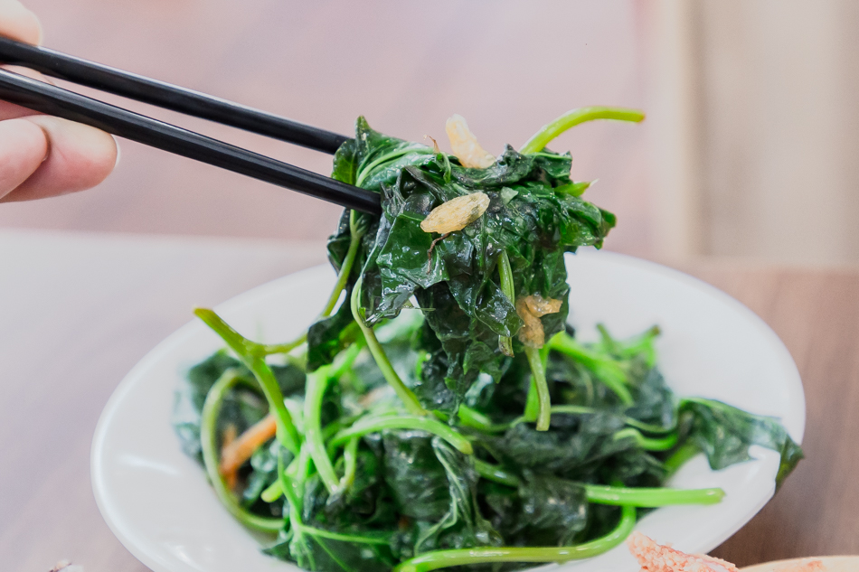 燙青菜近景-新鮮食材呈現的簡單美味