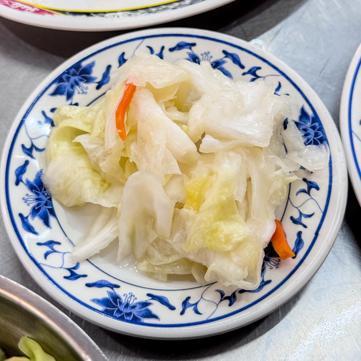 高雄前金美食「金城鴨肉專門店」：獨門煙燻鴨肉，飄香五福路的老字號美味