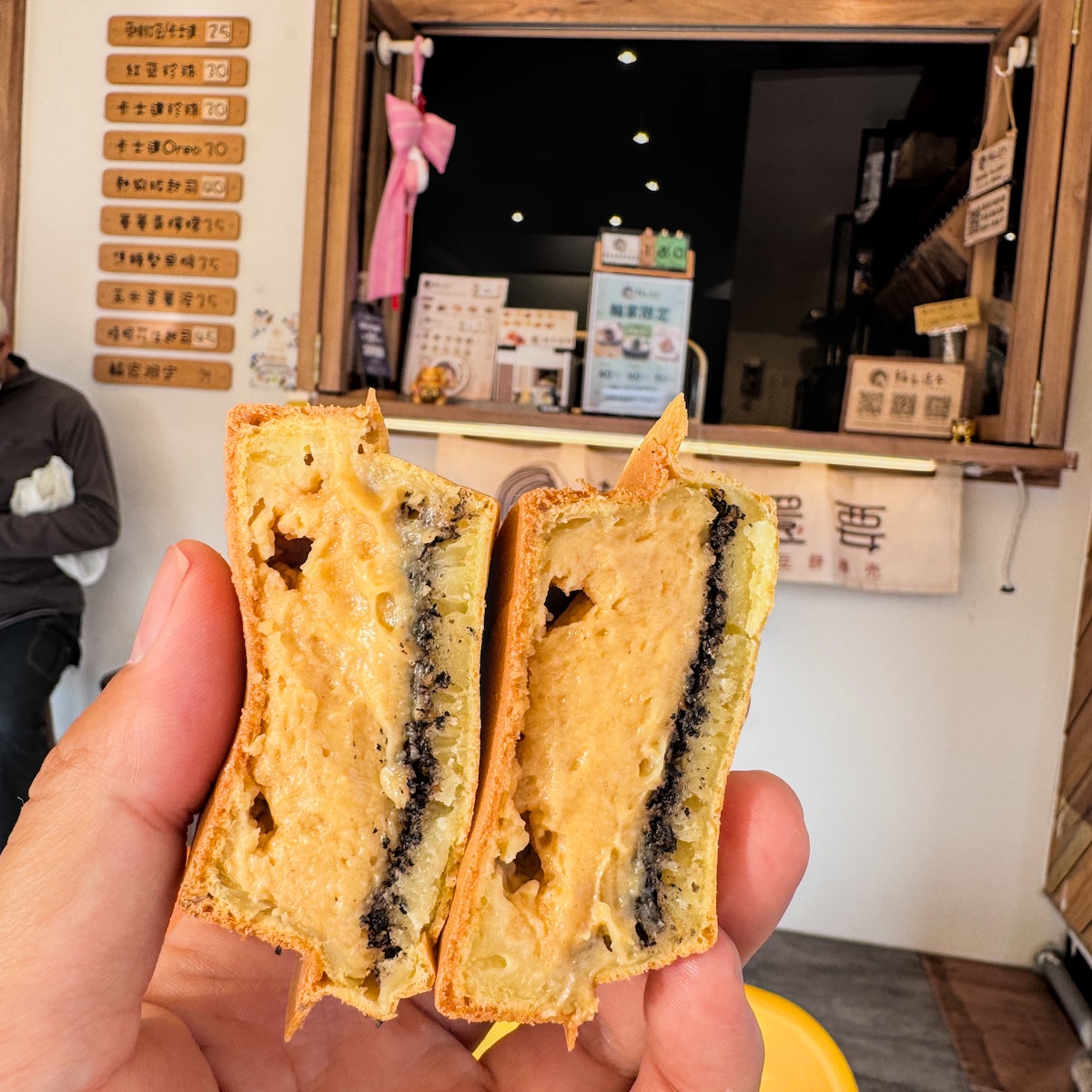 高雄最害羞店名!「輪家還要 紅豆餅專売」焦糖堅果與芋頭鹹蛋黃,每一口都是邪惡暴擊 - 第23張圖 高雄最害羞店名!「輪家還要 紅豆餅專売」焦糖堅果與芋頭鹹蛋黃,每一口都是邪惡暴擊
