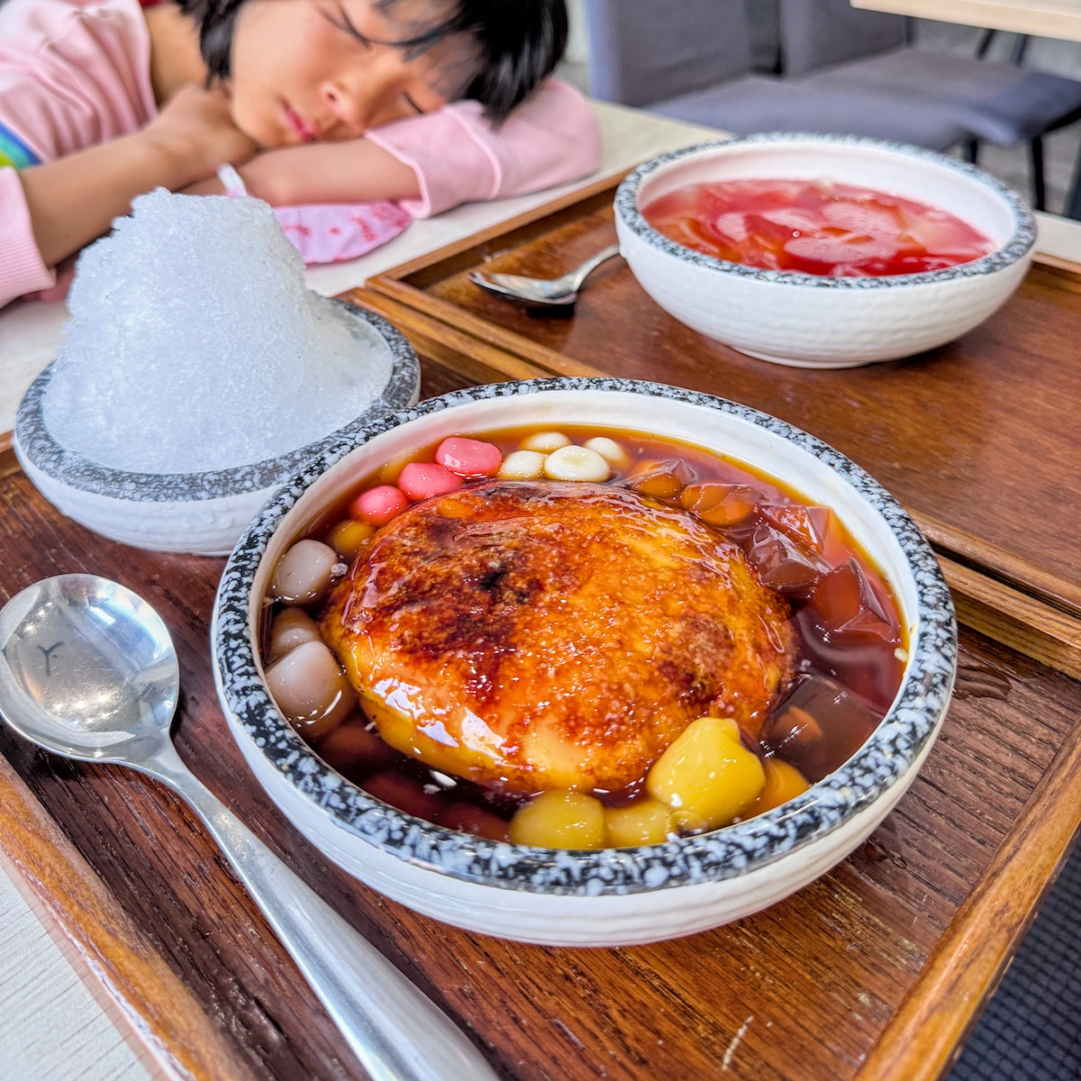 高雄大社美食推薦：顏記豆莊，古法煉製黑糖冬瓜糖水與療癒烤豆花