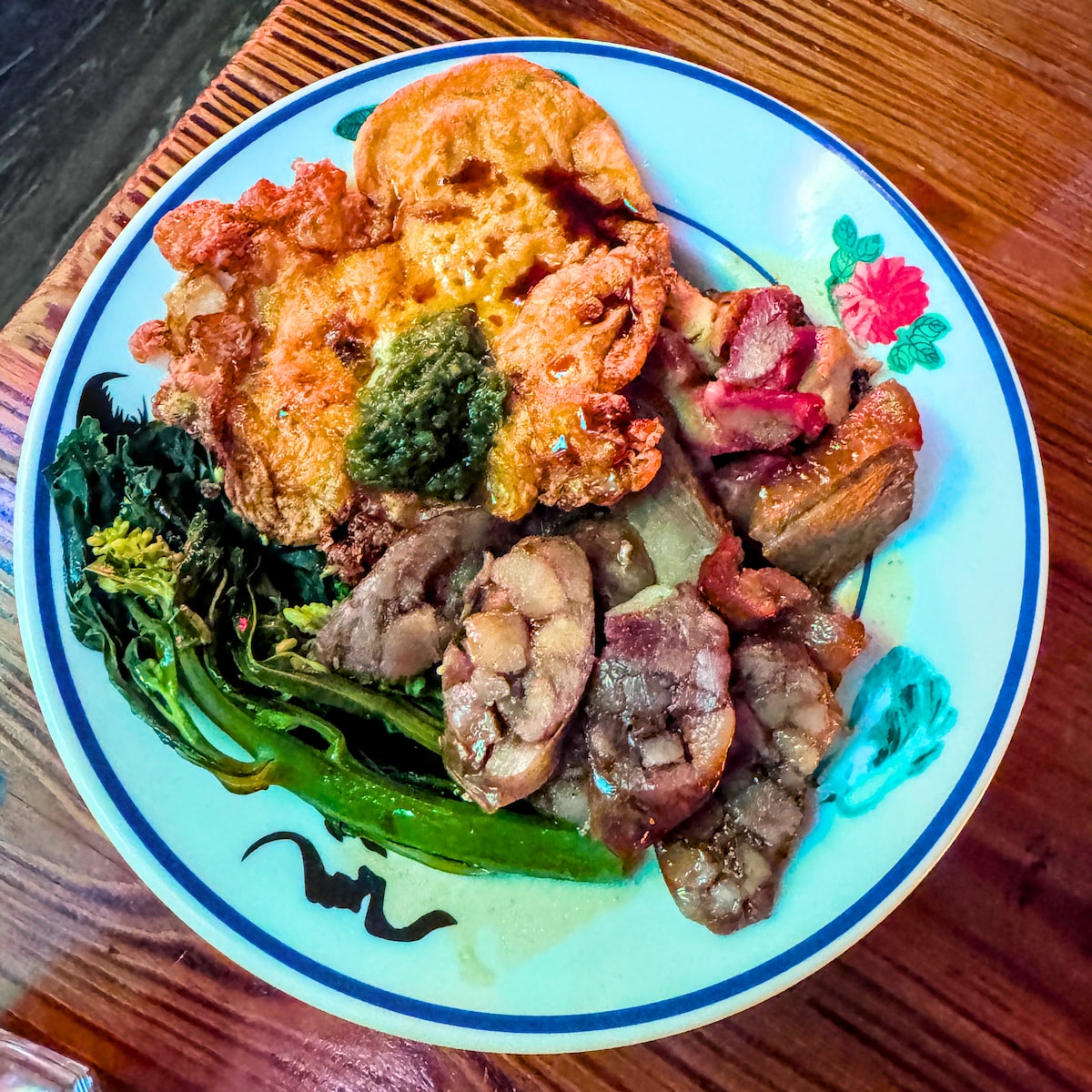 高雄美食推薦｜絕代芳華港式餐酒館：苓雅區深夜裡的港式霓虹幻境