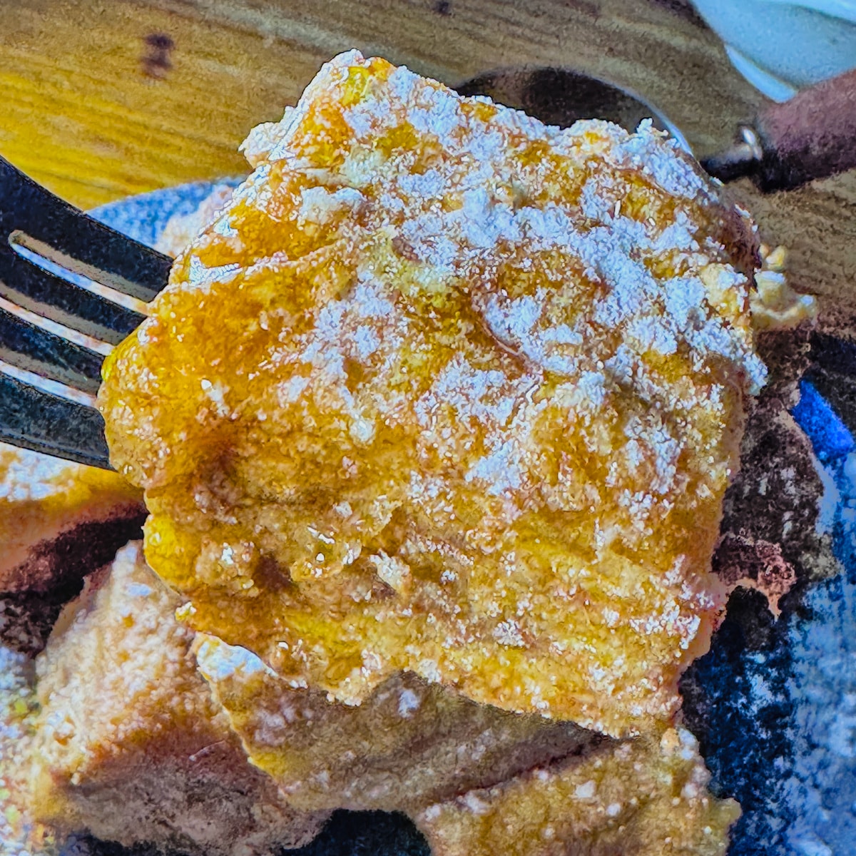 高雄美食推薦｜絕代芳華港式餐酒館：苓雅區深夜裡的港式霓虹幻境