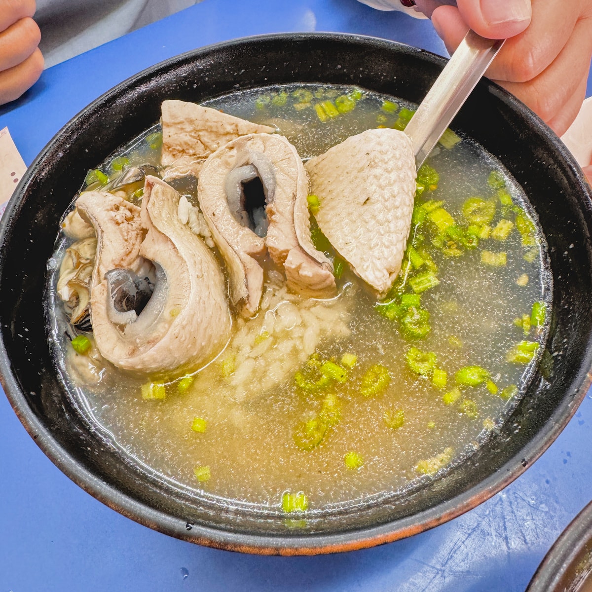 高雄美食推薦|大昌海產粥店:三民區必吃!鮮甜海鮮與爆量配料的美味饗宴 - 第10張圖 高雄美食推薦|大昌海產粥店:三民區必吃!鮮甜海鮮與爆量配料的美味饗宴