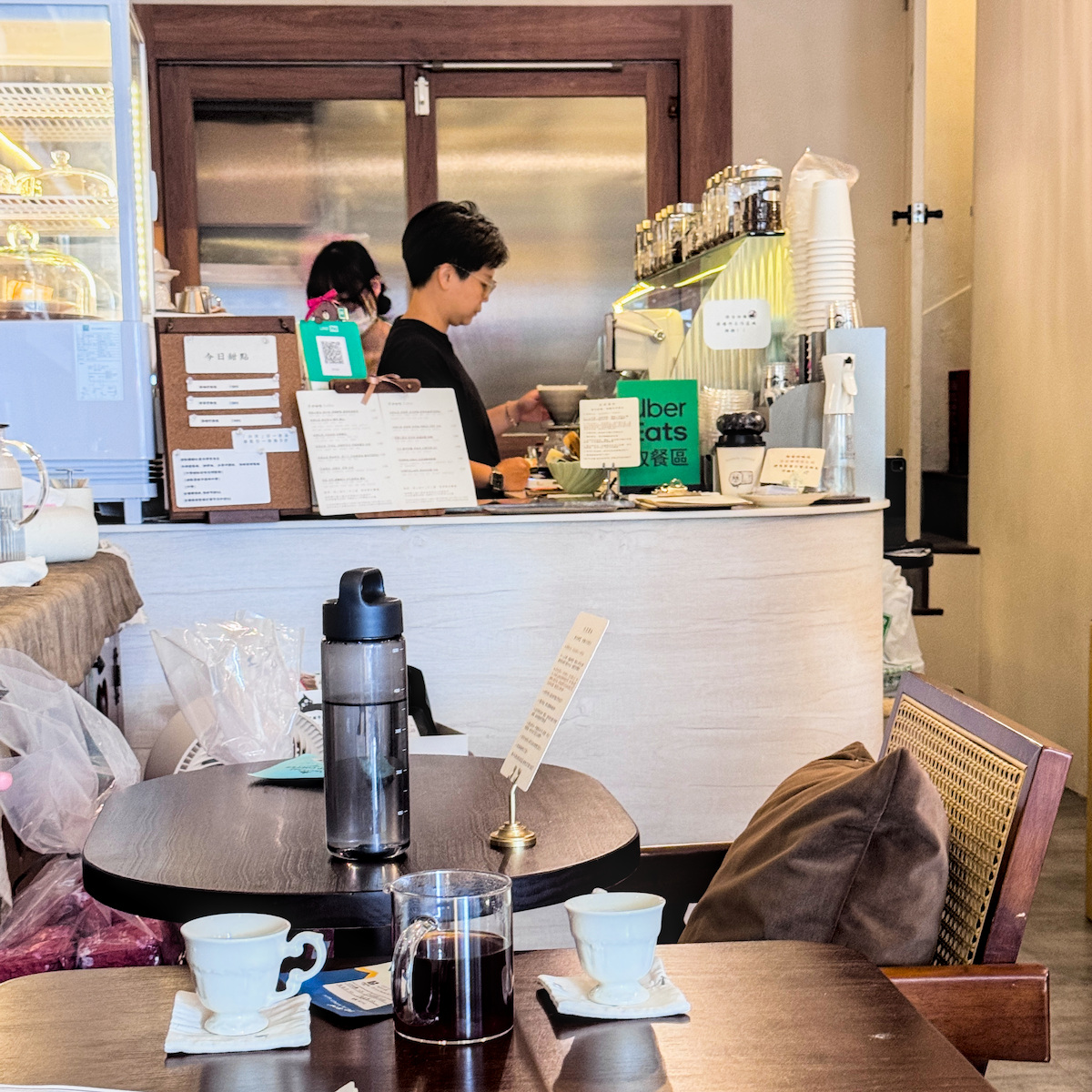 高雄美食口袋名單｜韓敘咖啡：隱身三民區的自家烘焙咖啡與手作甜點，散步後的療癒角落