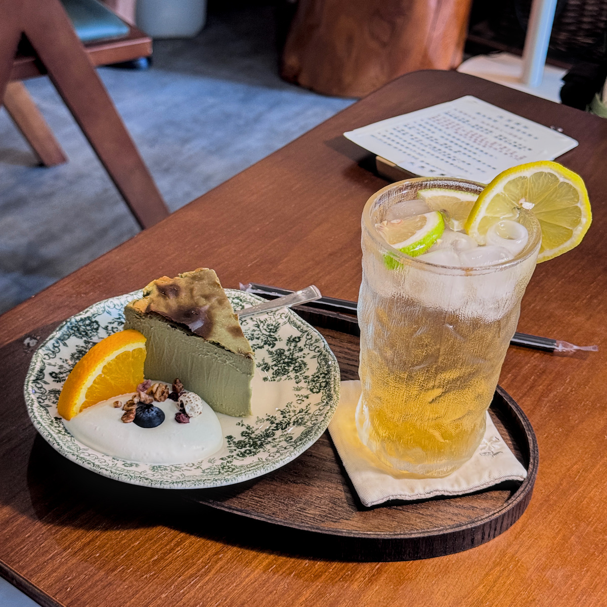 高雄美食口袋名單｜韓敘咖啡：隱身三民區的自家烘焙咖啡與手作甜點，散步後的療癒角落
