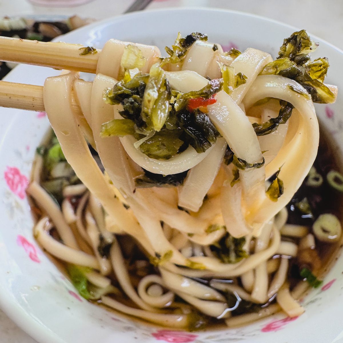 前峰牛肉麵|岡山低調老店藏著濃郁牛肉湯頭,在地人默默吃的高雄傳統美食 - 第18張圖 前峰牛肉麵|岡山低調老店藏著濃郁牛肉湯頭,在地人默默吃的高雄傳統美食