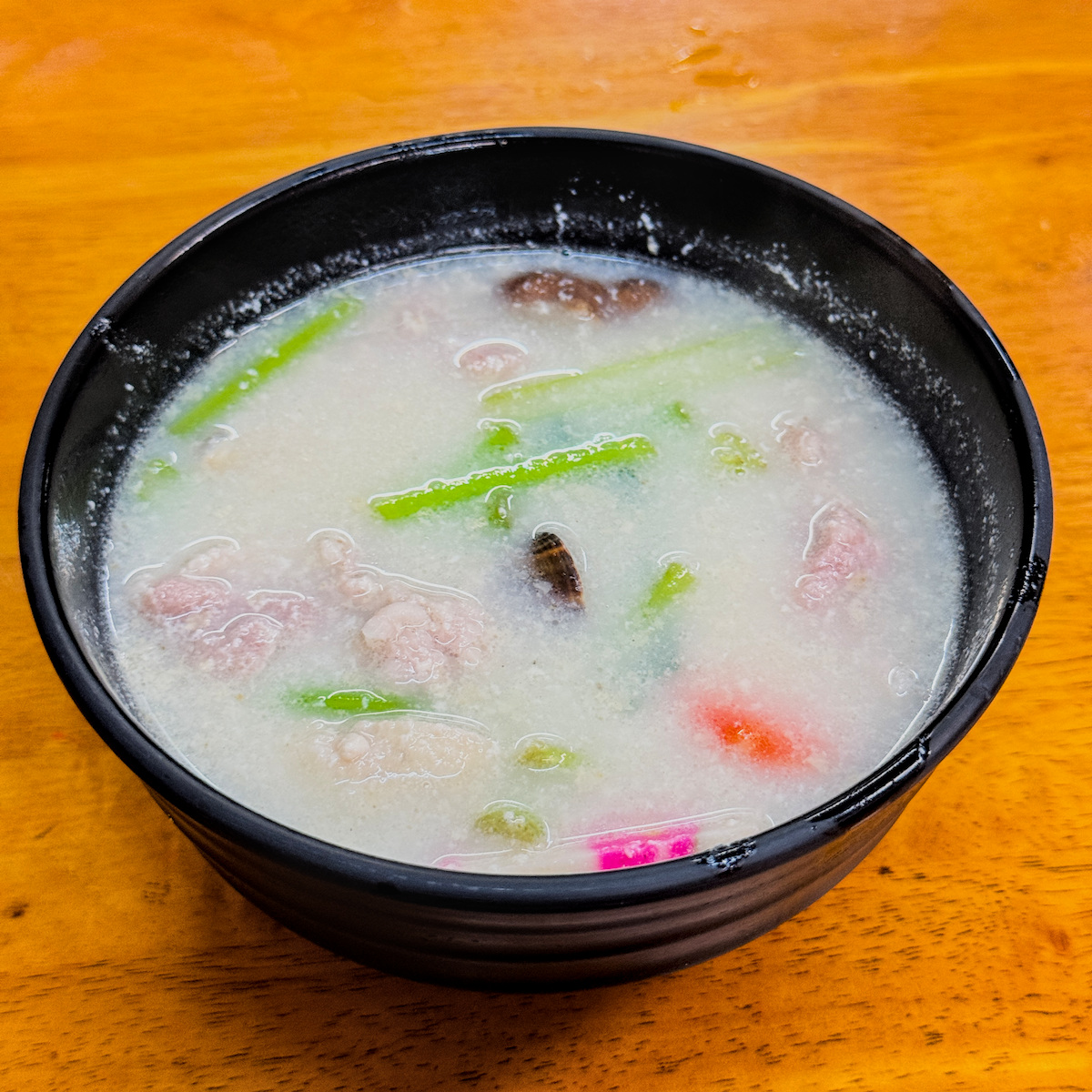 南華中日複合料理｜南華市場人氣宵夜！高雄美食老店，雞肉飯配海鮮湯太可以了
